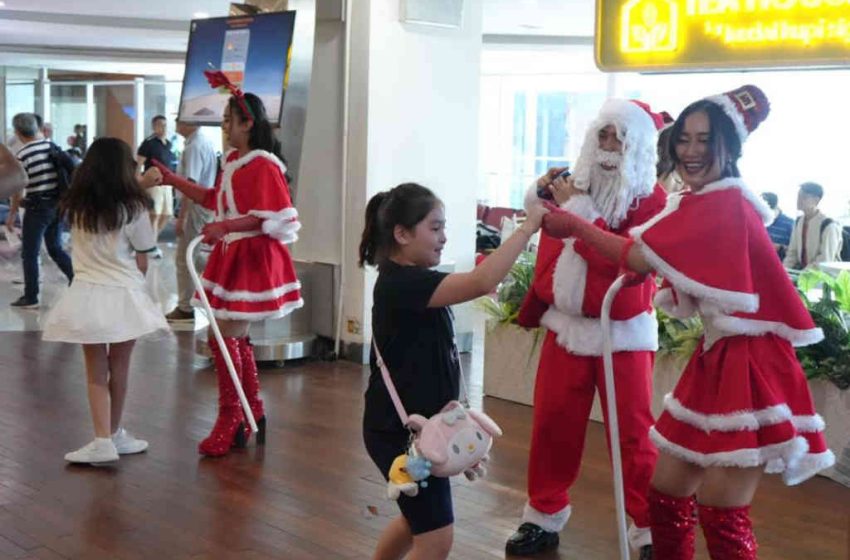  Sukacita Natal Hadir di Bandara Ngurah Rai