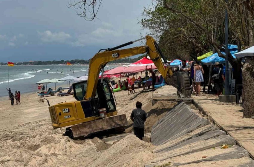  Pedestrian Pantai Kuta Rampung Diperbaiki, Deretan Geobag Dipasang Sebagai Penahan Ombak