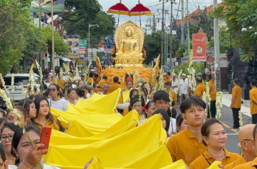  Prosesi Mendak Budha Rupang di Vihara Dharmayana Kuta Jadi Simbol Akulturasi Budaya