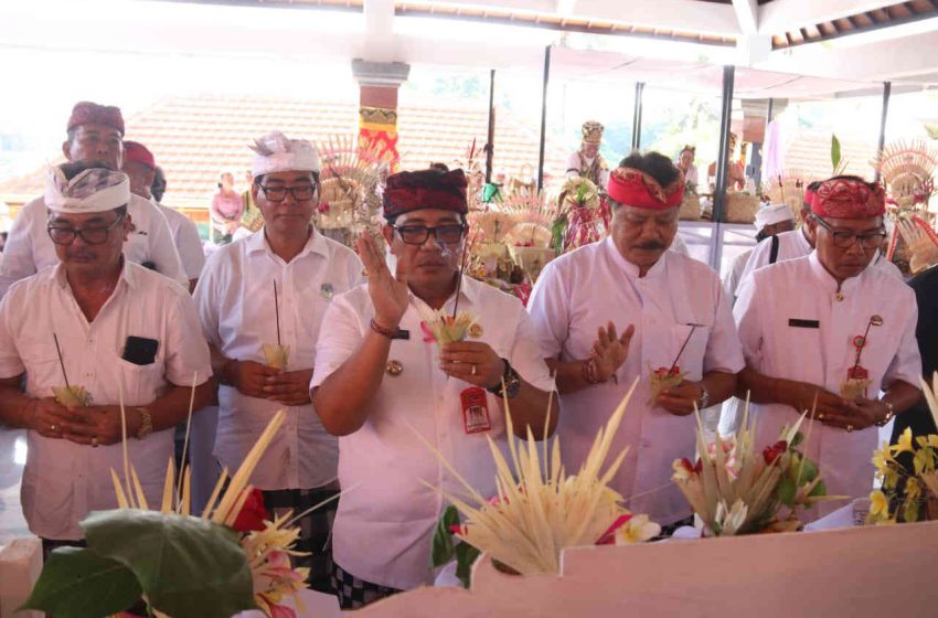  Bupati Sanjaya Hadiri Ngaben Bersama Perdana di Krematorium Jayaning Singasana