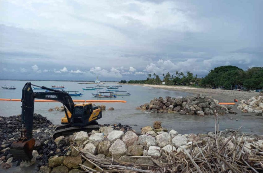  Sand Stopper di Pantai Sekeh Telah Dibongkar, Persiapan Penambahan Breakwater di Pantai Kuta Dimulai