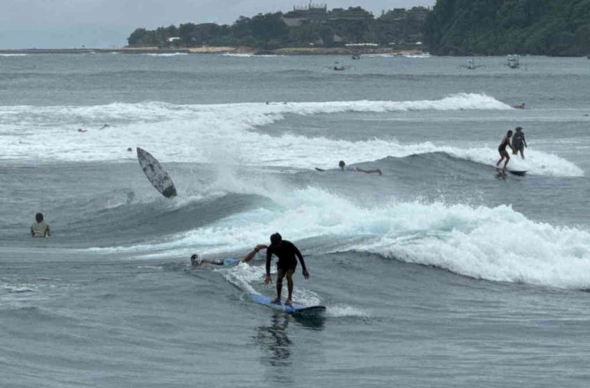  Dua Spot Surfing di The Nusa Dua, Jadi Lokasi Favorit Pecinta Selancar Air