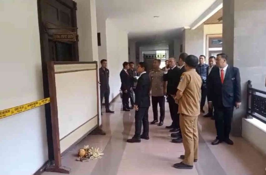  Ruangan di Kantor Bappeda Terbakar, Bupati Adi Arnawa Perintahkan Segera Perbaiki