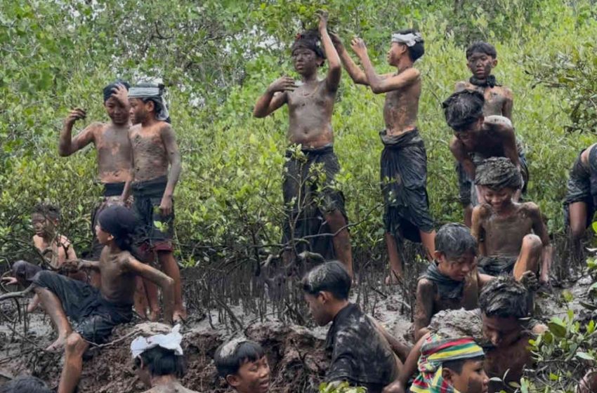  Tradisi Mabuug-buugan Desa Adat Kedonganan, Simbol Pembersihan Diri Dari Sifat Kotor