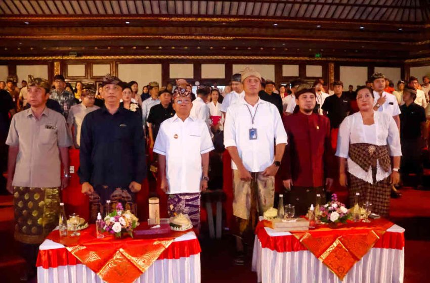  Pasang PLTS Atap, Living World Support Program Gubernur Koster Terkait Bali Mandiri Energi