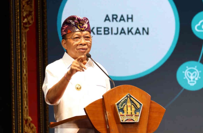  Gubernur Koster: Bali Mandiri Energi Tak Bisa Ditawar Lagi, PLTS Atap Solusi