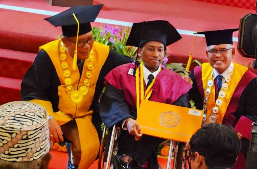  Wisuda UNHI 2025 Penuh Warna