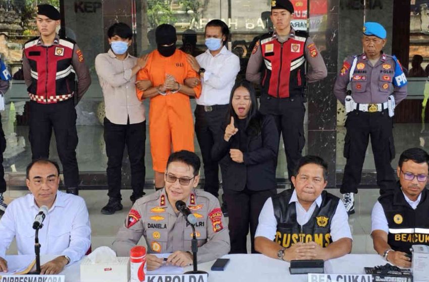 Penyelundupan 1,7 Kg Kokain Paket Dari Inggris Senilai Rp 12 Miliar Berhasil Digagalkan, WNA Australia Diamankan
