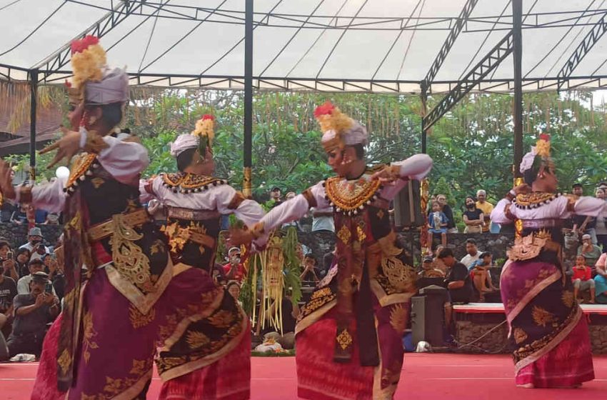  Joged Pingitan Berkembang pada Zaman Kerajaan, Pengibing Tak Boleh Sentuh Penari