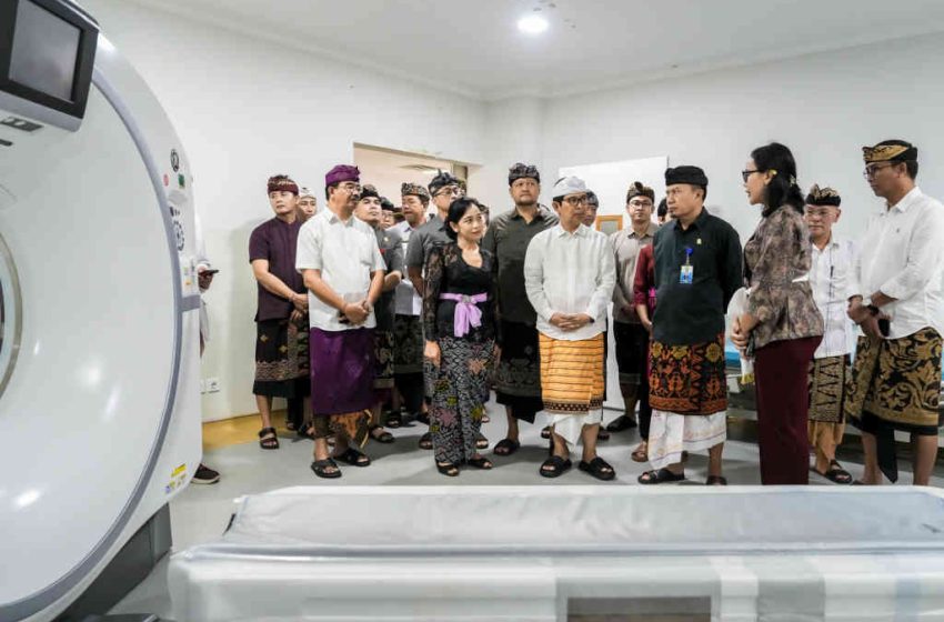  Bupati Adi Arnawa dan Wabup Bagus Alit Sucipta Tinjau Sekaligus Gelar Rakor di RS Unud