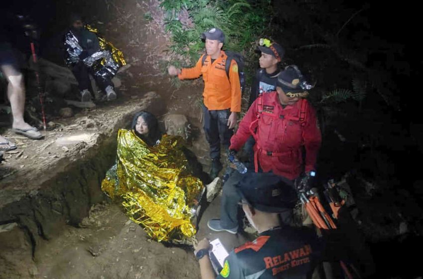  Dua Pendaki Kelelahan di Gunung Batukaru Akhirnya Dievakuasi Tim SAR Gabungan