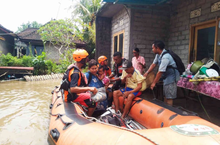  Tim SAR Evakuasi Korban Banjir di Jembrana, 31 Selamat, 2 Meninggal Dunia