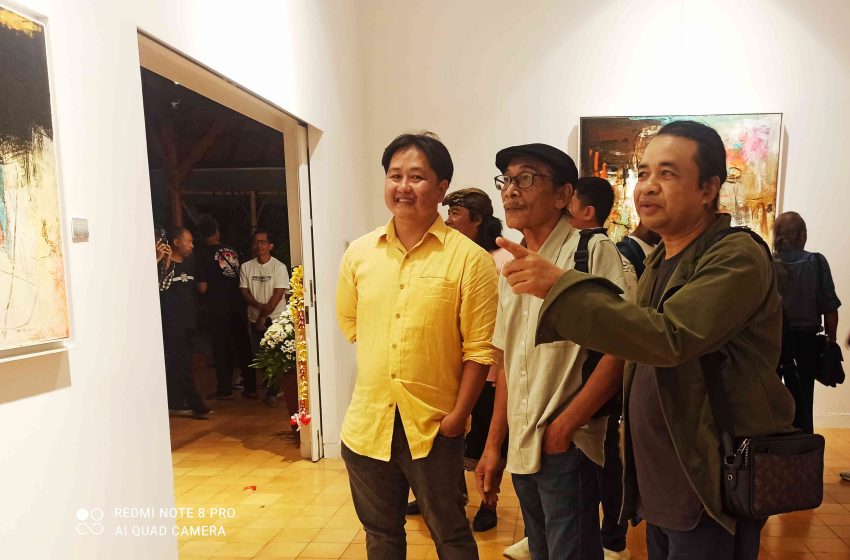 Usung Tema “Garis, Warna, dan Ruang”, Tien Hong Pameran Tunggal di Santrian Gallery Sanur