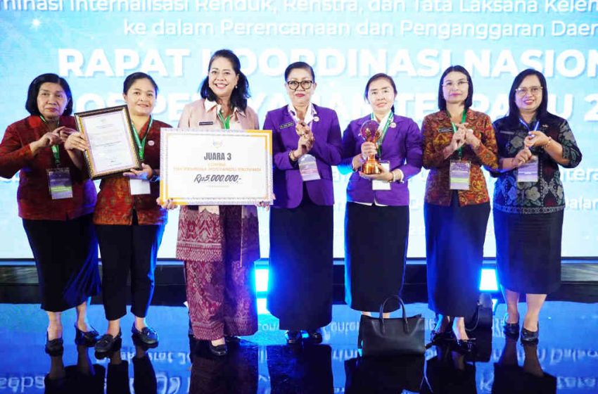  Putri Koster Juara III Nasional Implementasi 6 SPM di Rakornas Posyandu 2025