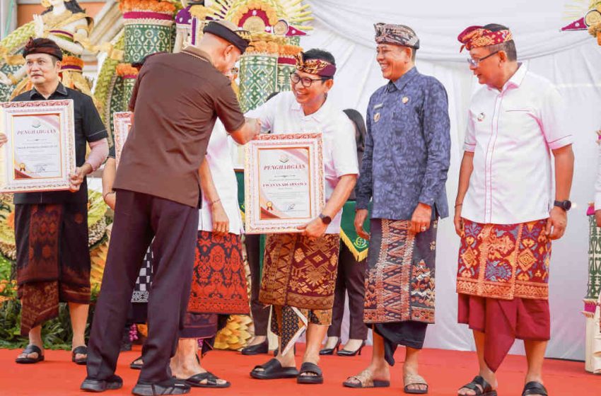  Bupati Adi Arnawa Hadiri Peluncuran Program Jaga Desa Bali 2025 Kejati Bali