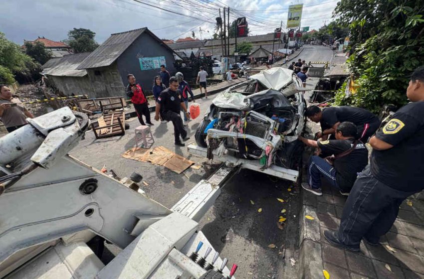  Mobil Korban Banjir di Kerobokan Dipindahkan, Perbaikan Jalan Jebol dan Jembatan Mulai Dikerjakan
