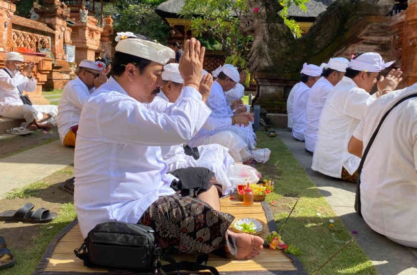 PHDI Kota Denpasar Gelar Persembahyangan Harmoniskan Alam Pasca Bencana