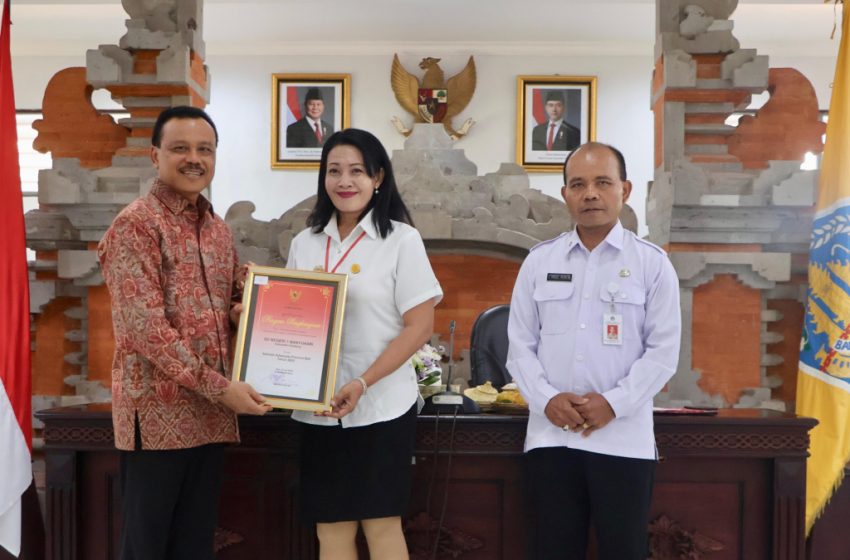  30 Sekolah Raih Penghargaan Adiwiyata, Sekda Bali Tekankan Sinergi Pengelolaan Sampah