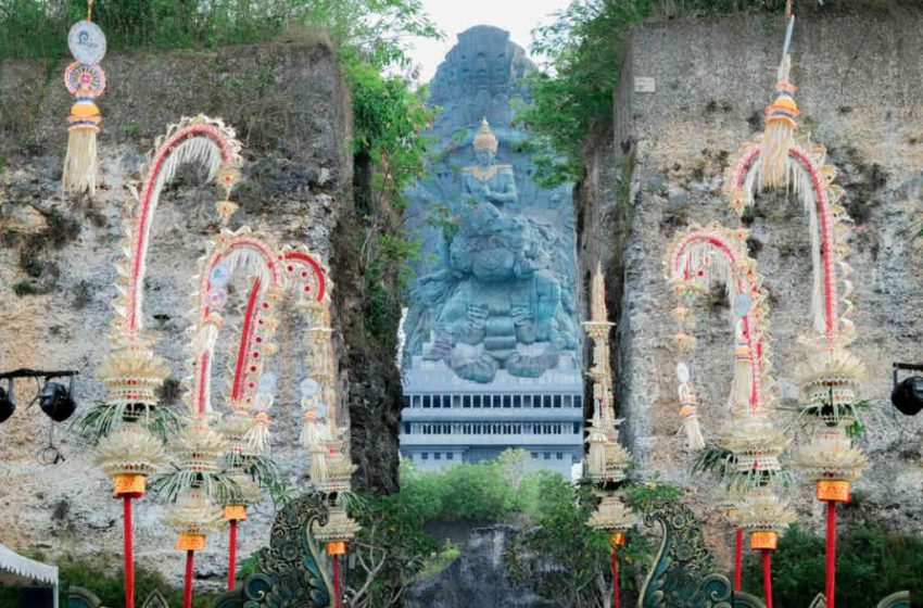 Garuda Wisnu Kencana Cultural Park Gelar “Penjor Festival 2025”, Sambut Galungan dan Kuningan