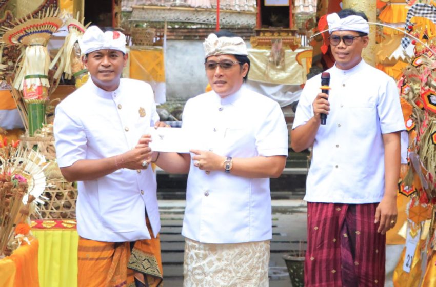  Apresiasi Semangat Warga, Wagub Giri Prasta Hadiri Karya Agung di Pura Desa Lan Puseh Desa Adat Keliki