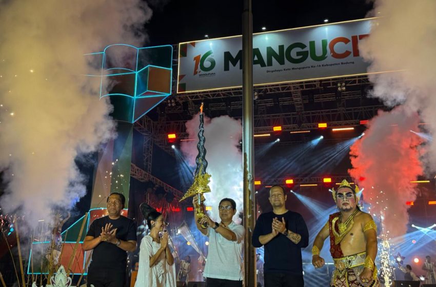  Puncak Perayaan HUT ke-16 Mangupura, Bupati Adi Arnawa dan Wabup Alit Sucipta Ajak Masyarakat Membangun Kabupaten Badung