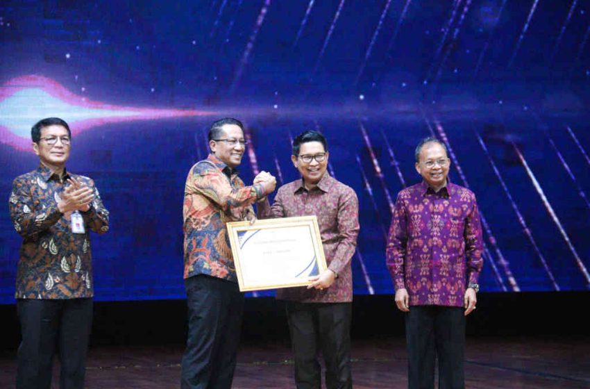  Menkum RI Resmikan Posbankum dan Pelatihan Paralegal se-Bali, Bupati Adi Arnawa Terima Penghargaan Pembentukan Posbankum