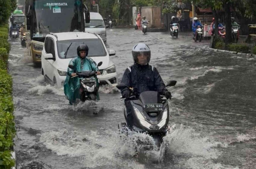  Bibit Siklon Tropis 93S Picu Hujan dengan Intensitas Sedang Hingga Lebat di Bali