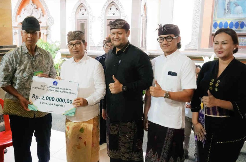 Penyerahan Bantuan Sosial Menjelang Hari Raya Natal Untuk Umat Nasrani