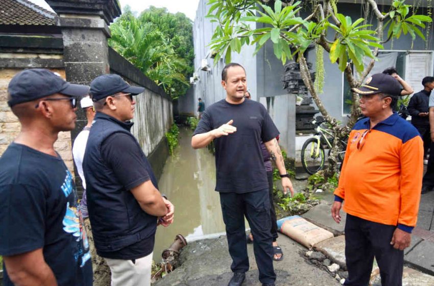  Wabup Bagus Alit Sucipta Tinjau Lokasi Banjir di Kuta Utara