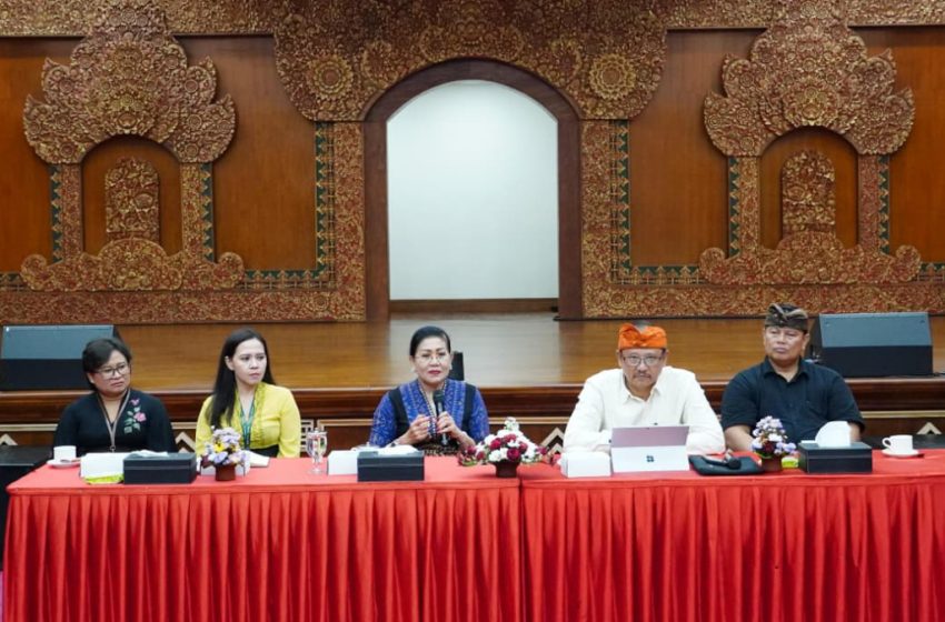  Putri Koster Pastikan Kualitas dan Harga Wajar Produk IKM Bali Bangkit