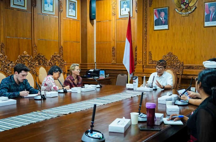  Bupati Adi Arnawa Terima Konjen Australia, Bahas Pembangunan Museum Perdamaian