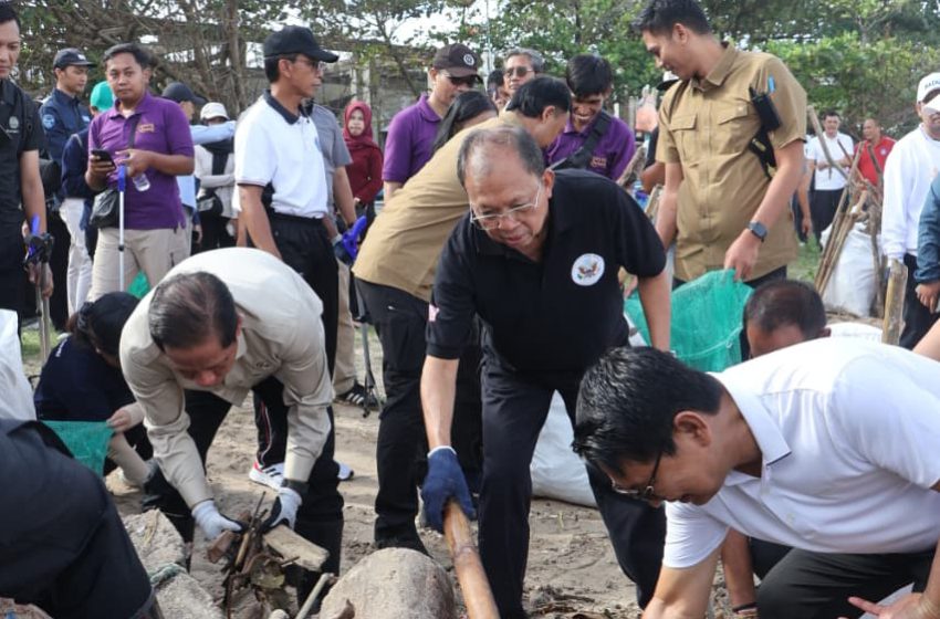  Aksi Kolektif Bali Bersih Sampah di Jimbaran, Menteri LH dan Gubernur Koster Serukan Wajib Pilah Sampah dari Sumber