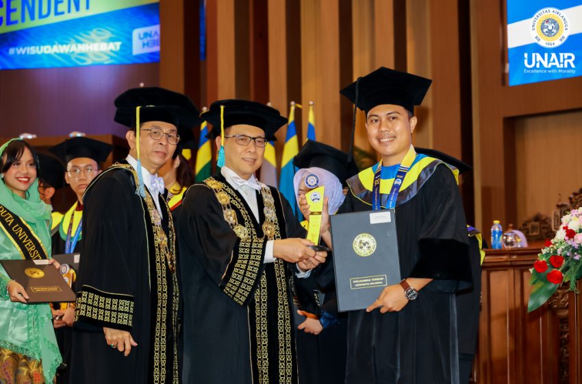  Dosen Akuntansi UNHI Dinobatkan sebagai Wisudawan Terbaik Program Doktor UNAIR