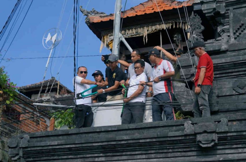  Dua kali Sebulan, Badung Intensifkan Penertiban Kabel Semrawut