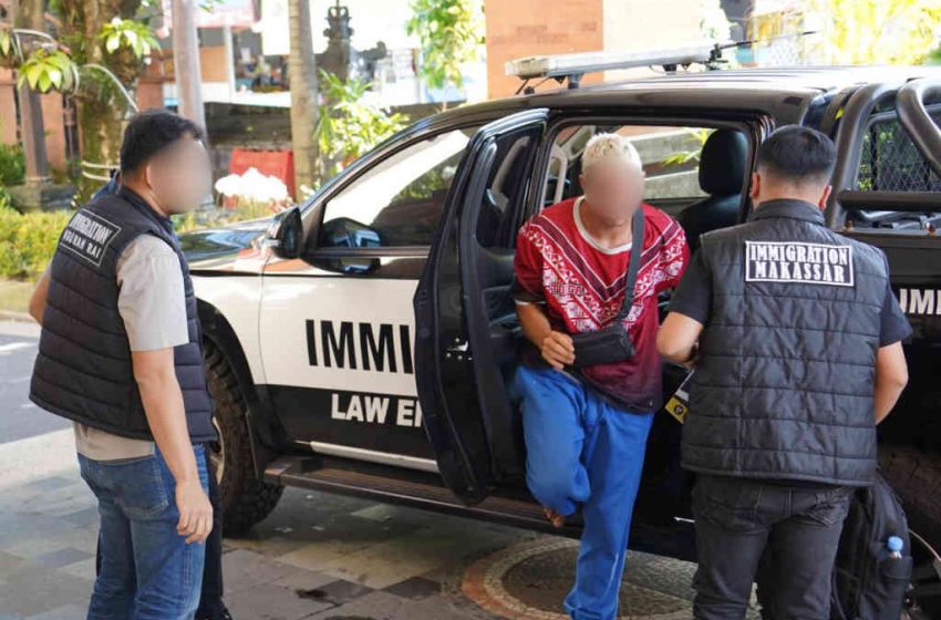  WNA Belgia Lompat Tebing Pakai Motor Akhirnya Dideportasi, Sempat Kabur Hingga Papua