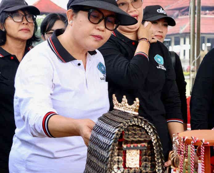  Bunda Rai Dukung Program Berbelanja dan Berbagi di Klungkung