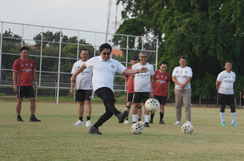 Lakukan Kick-off, Wagub Giri Prasta Buka Turnamen Mini Soccer Kerthi Bali IV