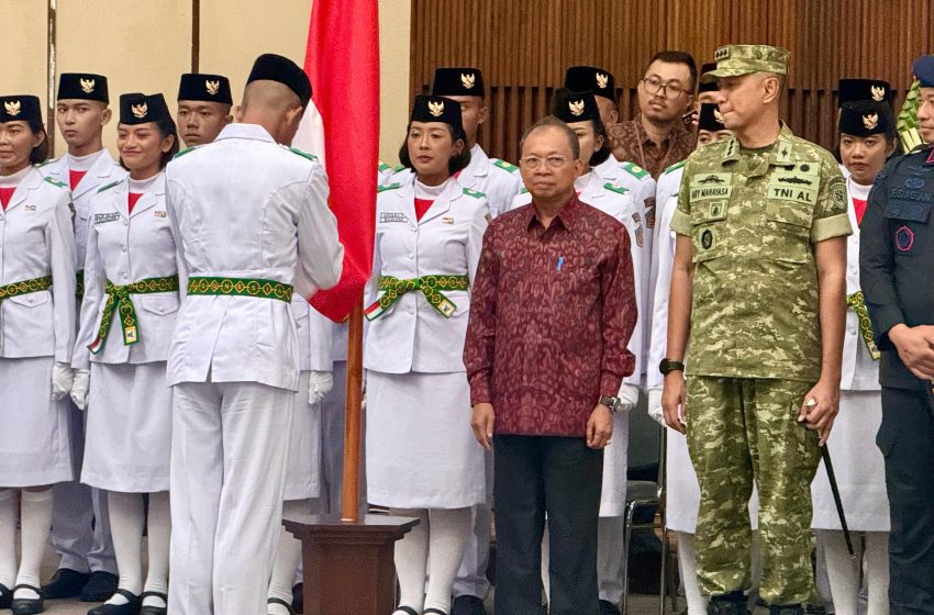  Kukuhkan 72 Anggota Paskibraka, Gubernur Koster: Bertugas Penuh Tanggung Jawab, Kompak, dan Cinta Tanah Air